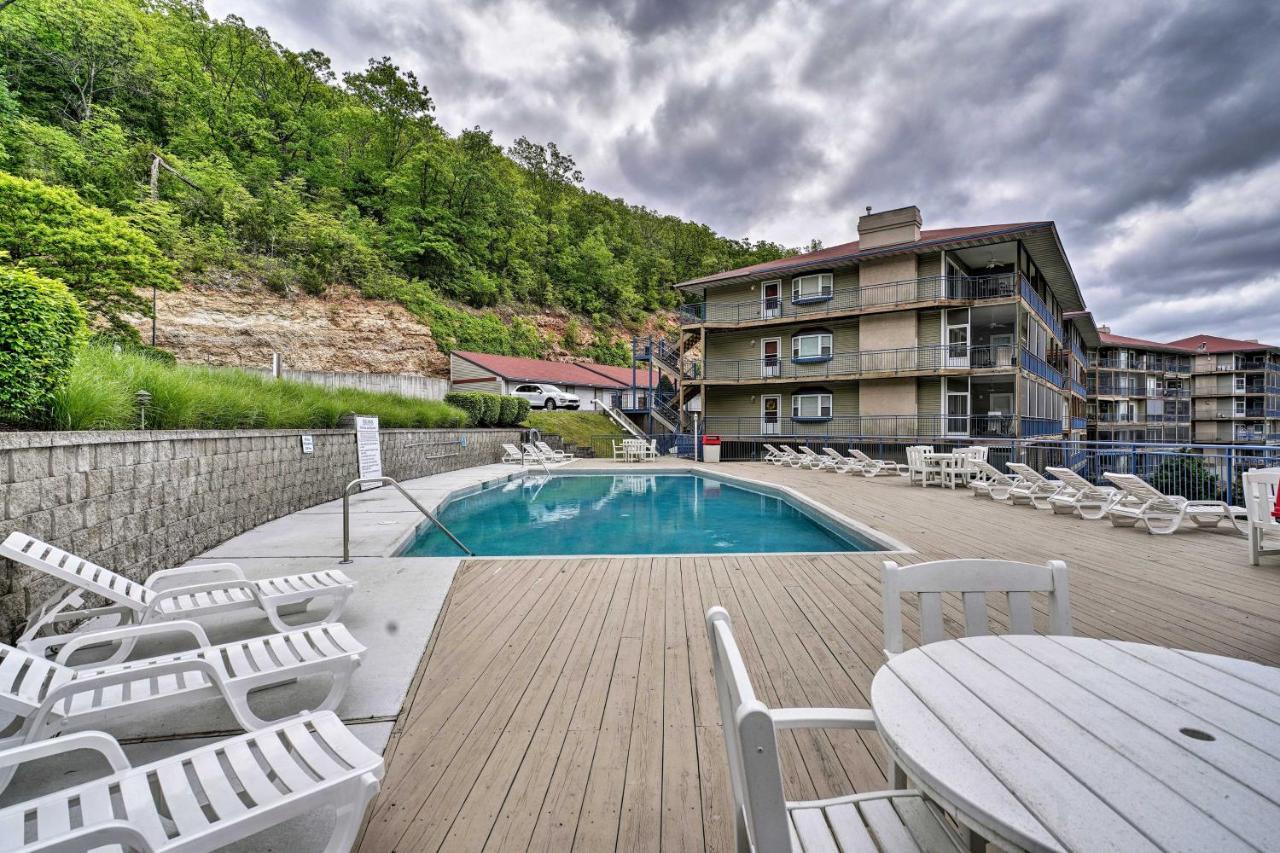 Waterfront Lake Ozark Condo With Deck And Pools Eksteriør bilde